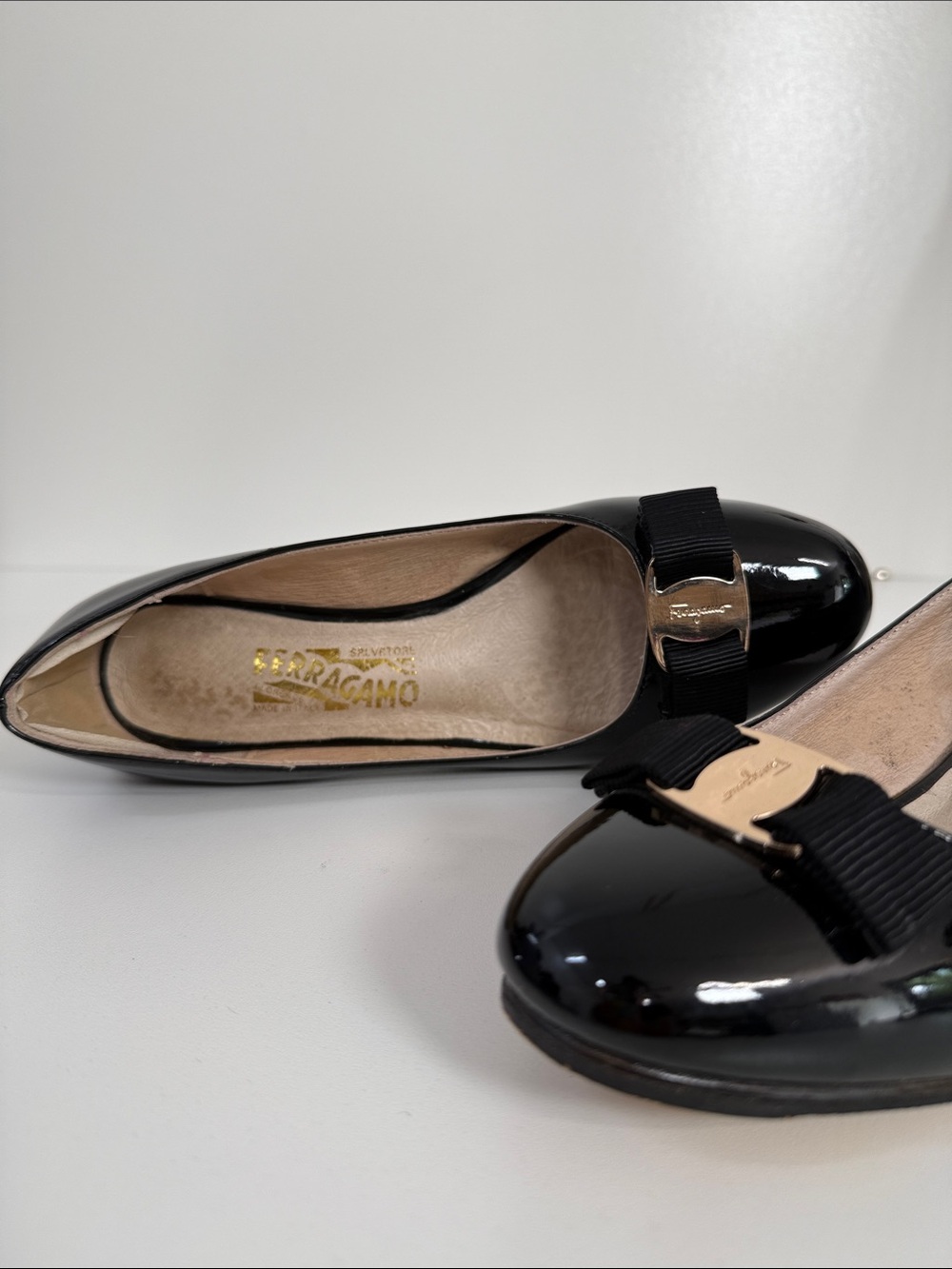 Salvatore Ferragamo Black Vara Patent Leather Low Heel Pump 37/235 EU sizing